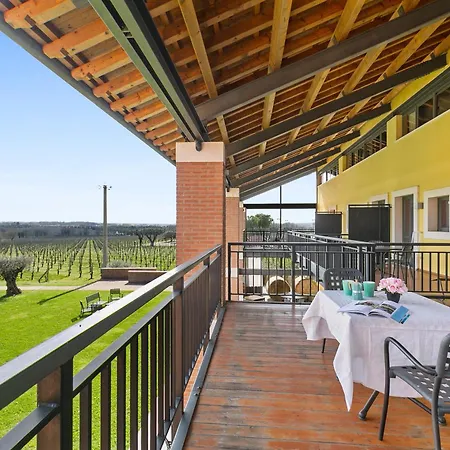 Almavite Wine With Pool - Happy Farma